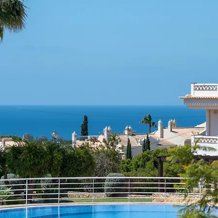 Amazing View With Pool